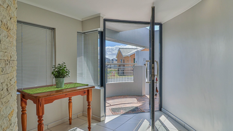 4 Bedroom Property for Sale in Perlemoenbaai Western Cape